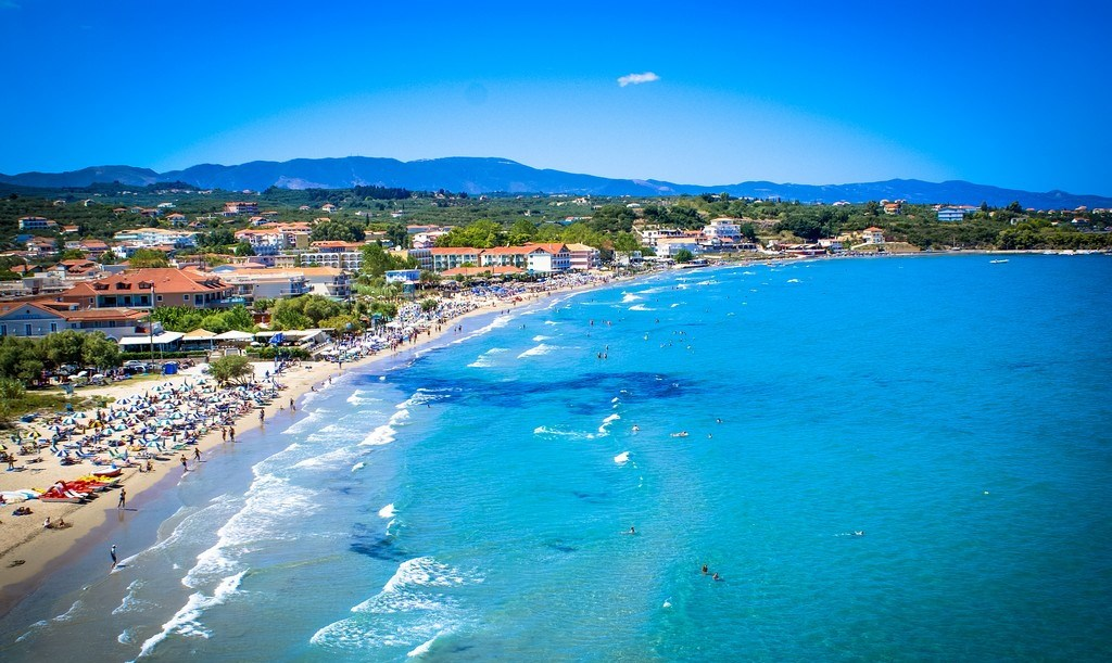 Tsilivi beach with its white sand is definitly and family friendly perfect beach
